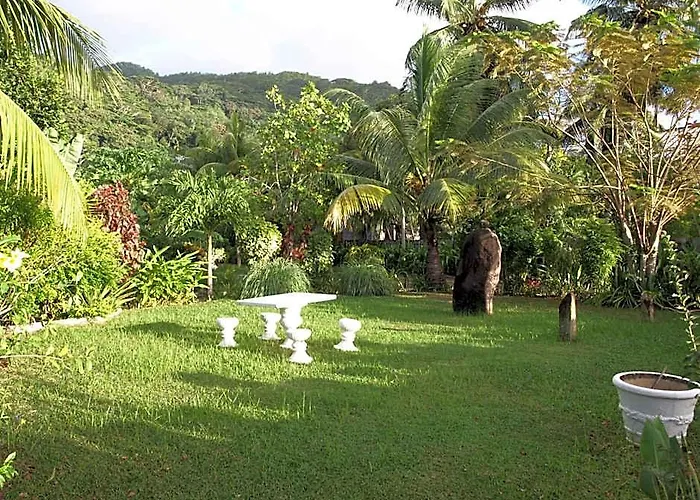 Castaway 2* Anse Boileau